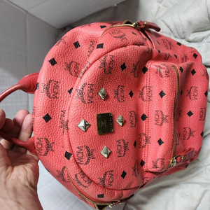 여성 백팩 엠씨엠