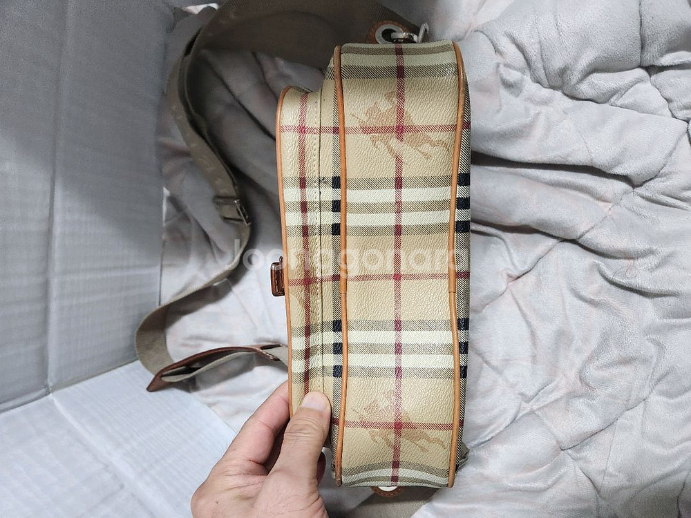 체크 패턴 크로스백--1