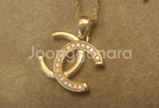 샤넬 CC 로고 다이아몬드 목걸이팬던트만--0