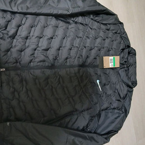 새거 나이키 패딩FB7557-010