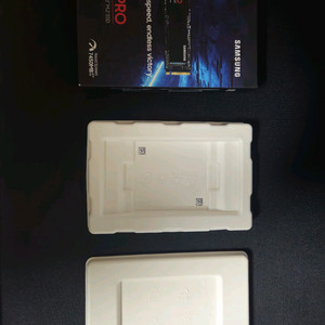 중고 삼성 990 PRO 4TB + 아카시스 SSD 인클로저 팝니다.