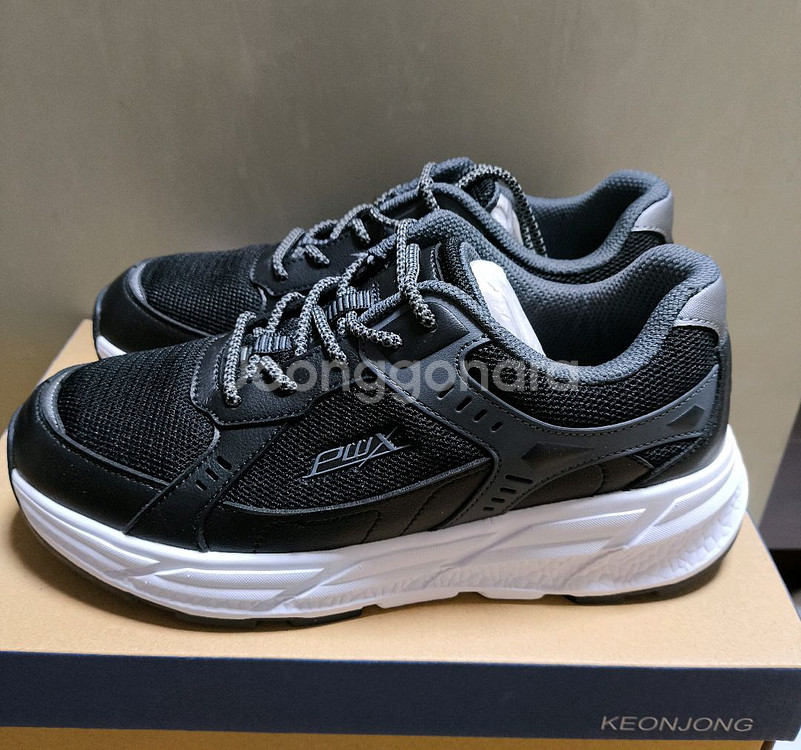 (새상품)런닝화 255 운동화 프로월드컵--0