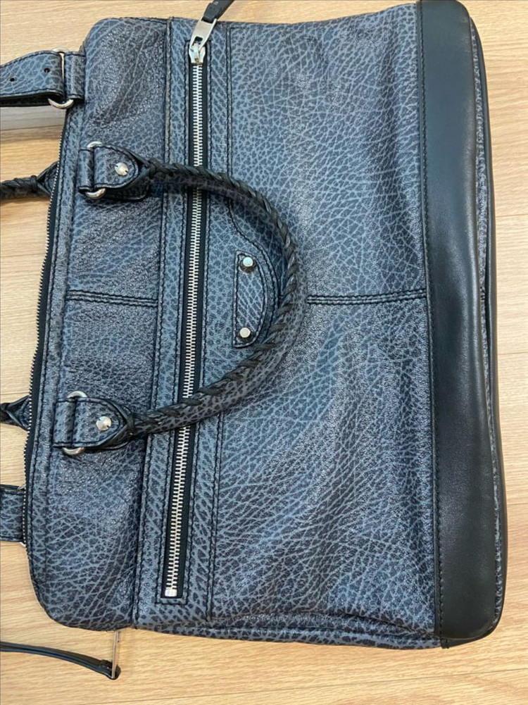 발렌시아가 서류,노트북 가방 이미지