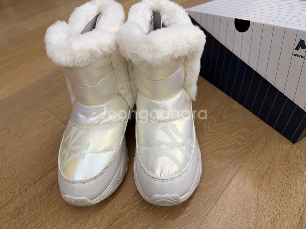 mlb키즈 패딩 방한부츠 220 팝니다.--0