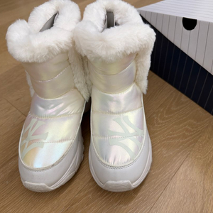 mlb키즈 패딩 방한부츠 220 팝니다.