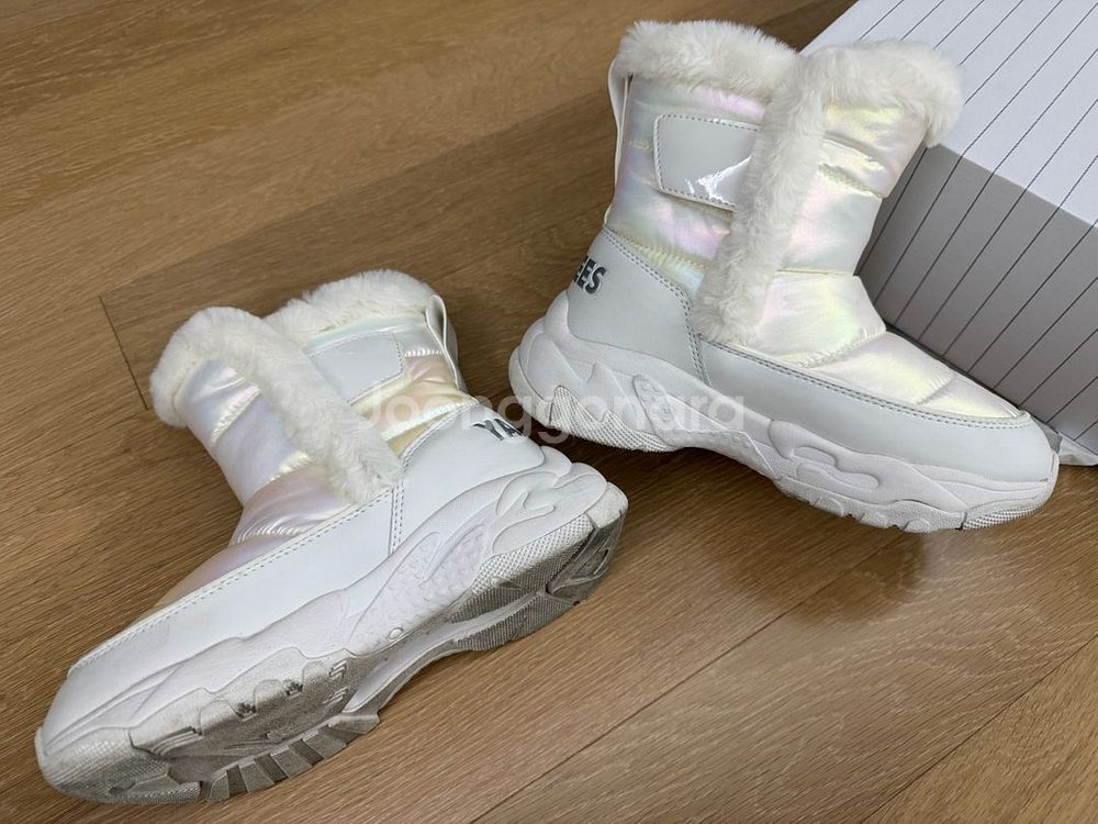 mlb키즈 패딩 방한부츠 220 팝니다.--3