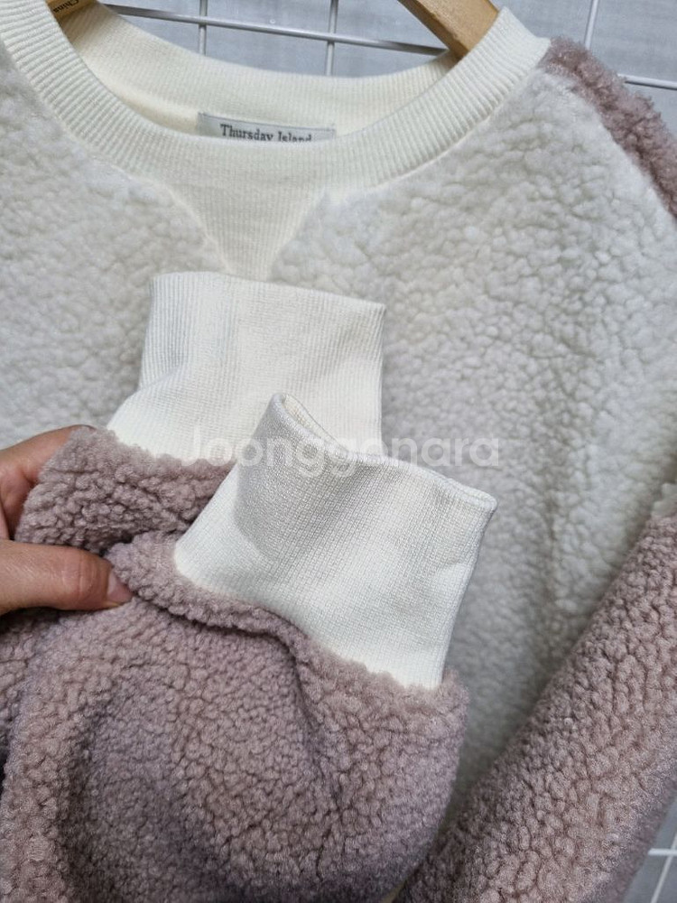 써스데이아일랜드 뽀글이 맨투맨--3