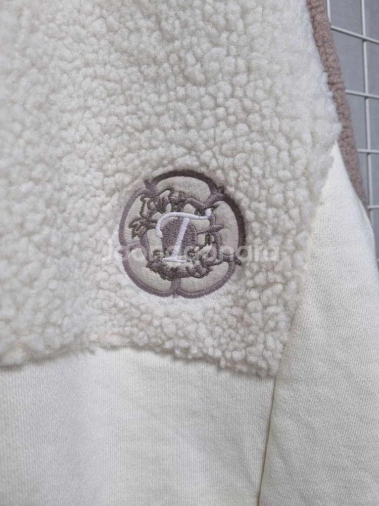 써스데이아일랜드 뽀글이 맨투맨--2