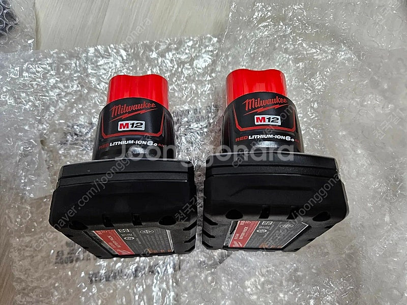 밀워키 m12 6ah 미사용 정품배터리2개--1