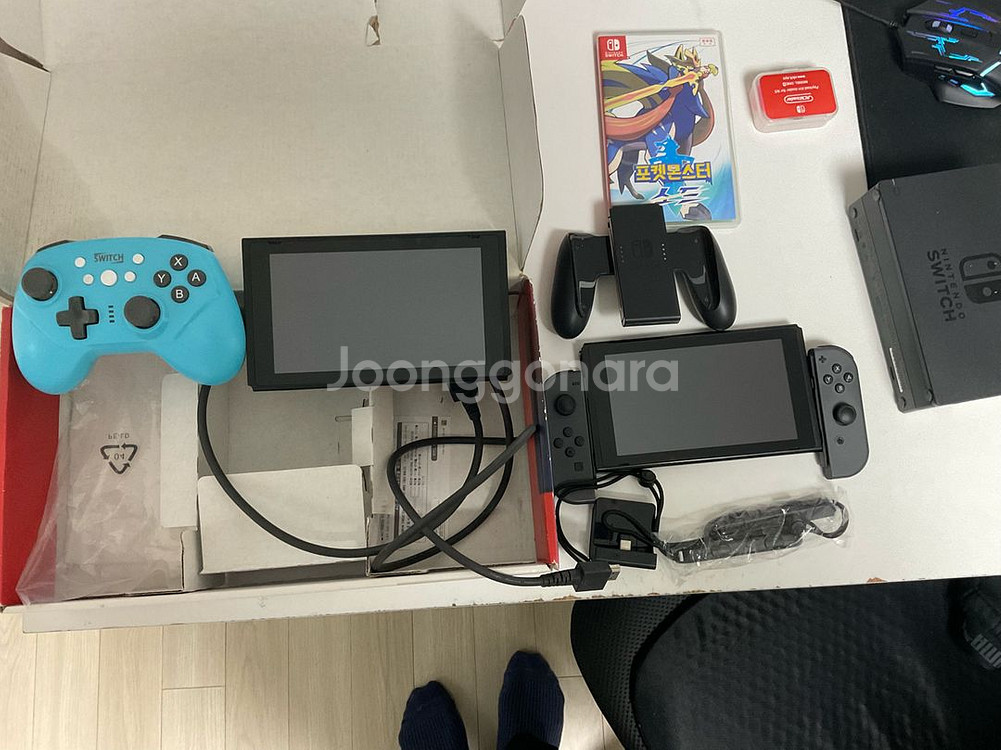 닌텐도 스위치 2개, 게임칩 1개--0