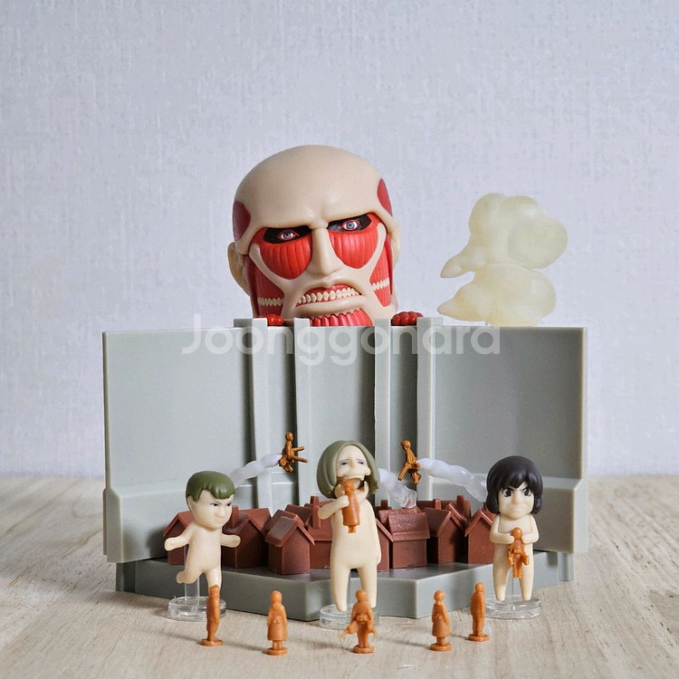 초희귀미개봉)진격의거인 초대형거인 360 넨도로이드 피규어 베르톨트--1