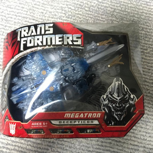 메가트론 변신로봇 피규어 팔아요
