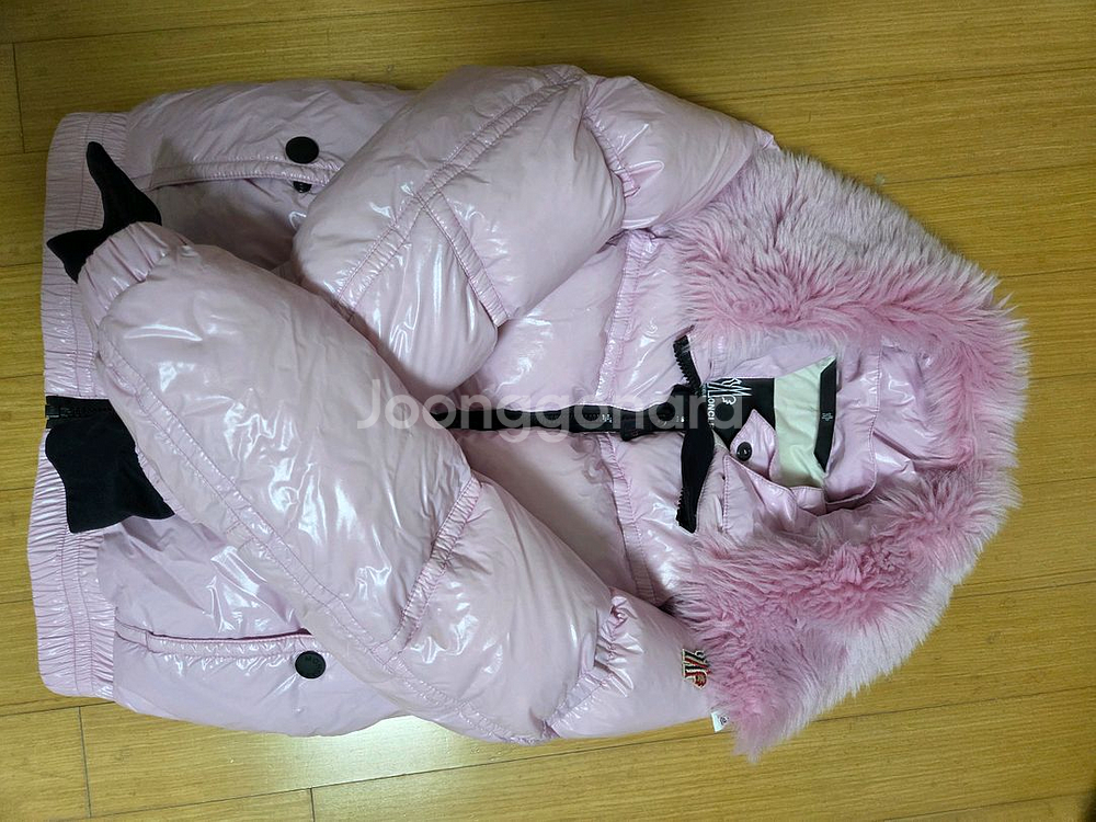 몽클 키즈패딩 새옷 399000원--0