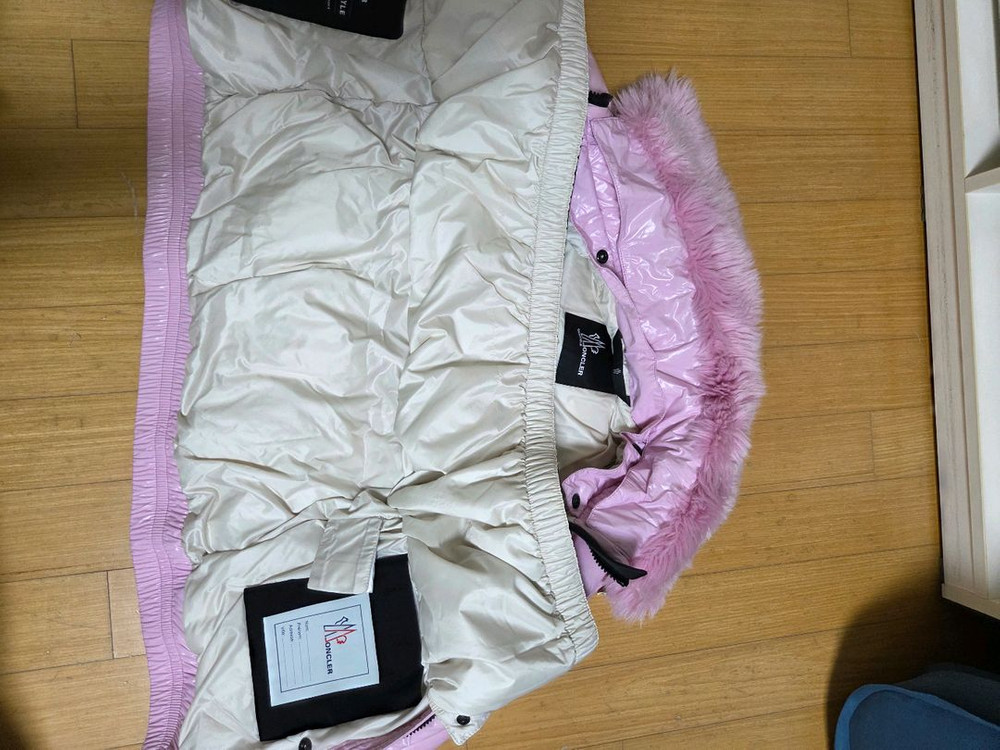 몽클 키즈패딩 새옷 399000원 이미지