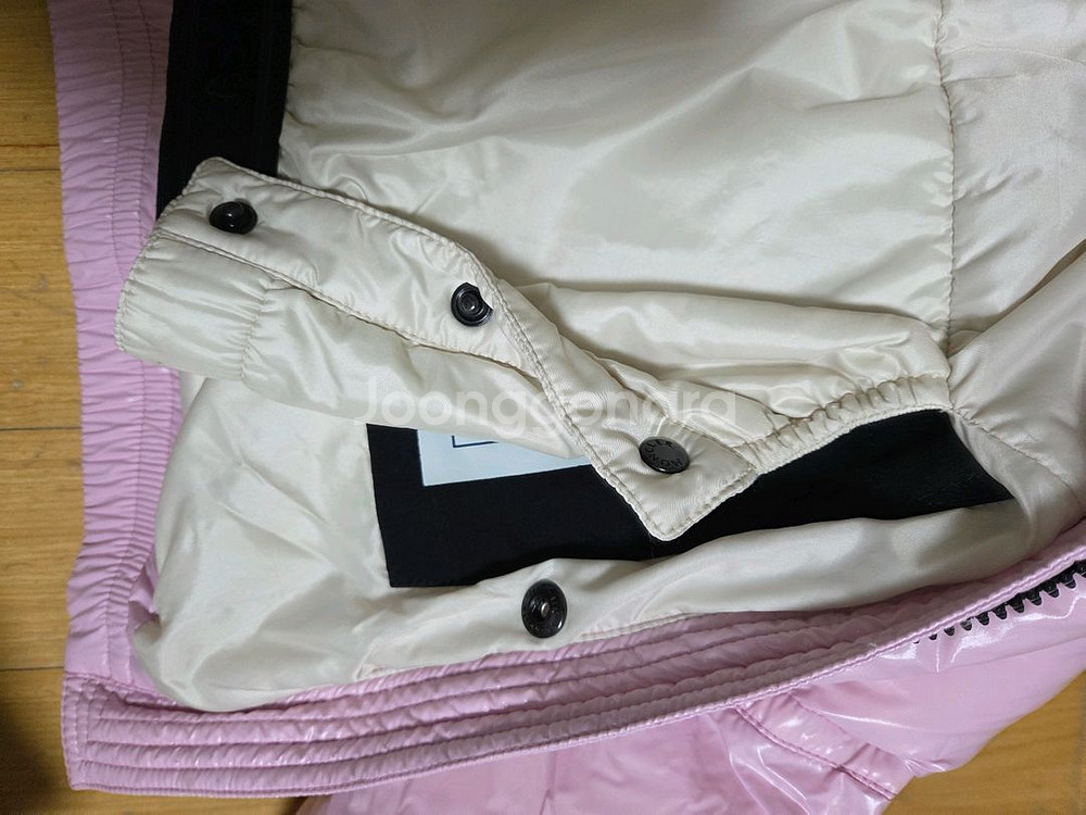 몽클 키즈패딩 새옷 399000원--3