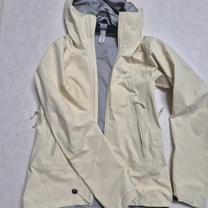 아크테릭스 여성 아톰 LT 재킷 XS