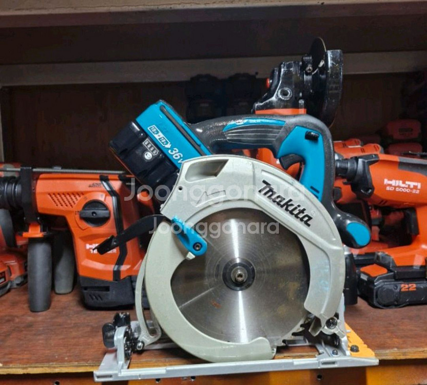 마끼다충전원형톱DHS710스킬본체만.민트급.S급.--0