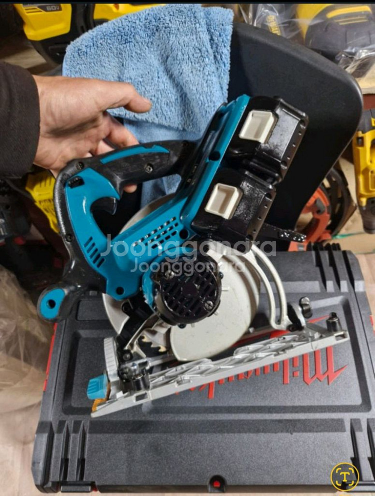 마끼다충전원형톱DHS710스킬본체만.민트급.S급.--3