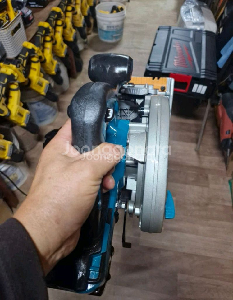 마끼다충전원형톱DHS710스킬본체만.민트급.S급.--5