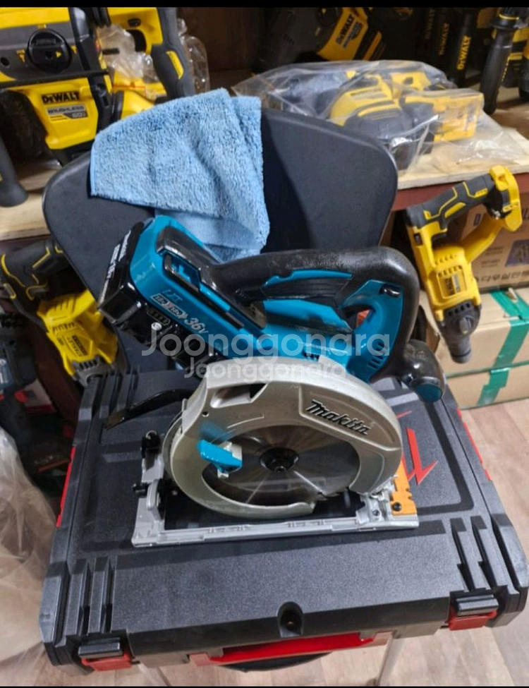 마끼다충전원형톱DHS710스킬본체만.민트급.S급.--4