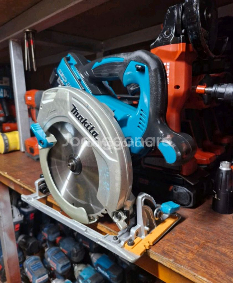 마끼다충전원형톱DHS710스킬본체만.민트급.S급.--7