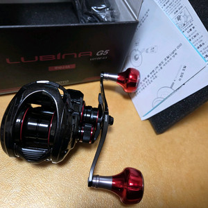 미사용 도요 루비나 G5 5.6:1 우핸들 팝니다.