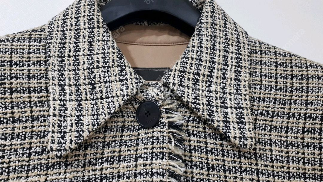 새상품 써스데이아일랜드 트위드 퍼프소매 자켓(착불)--1