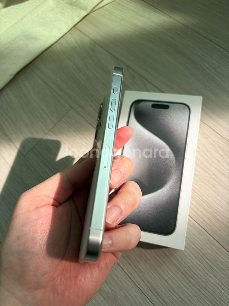 아이폰15프로 256 화이트 애플케어플러스26.10.09까지--2