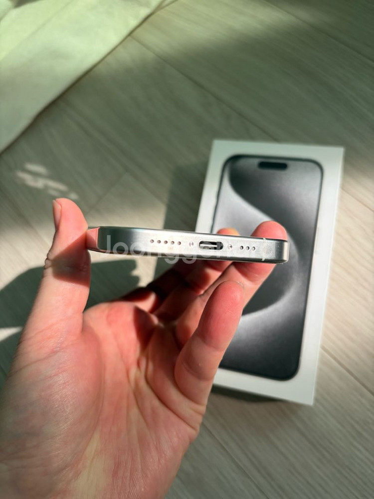 아이폰15프로 256 화이트 애플케어플러스26.10.09까지--3