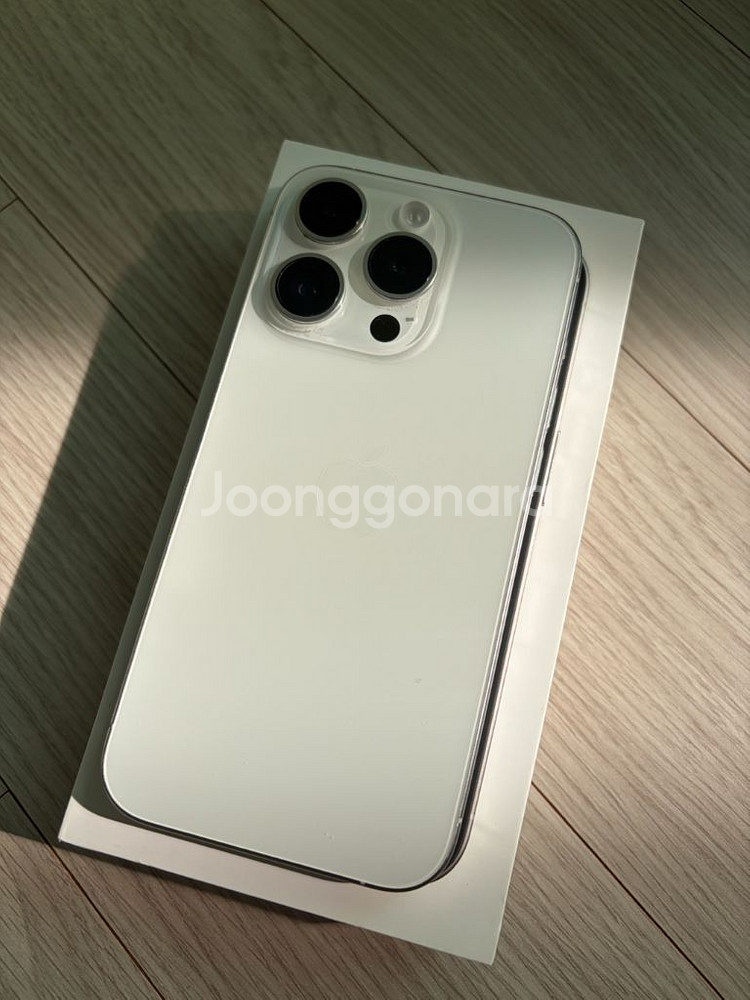 아이폰15프로 256 화이트 애플케어플러스26.10.09까지--1