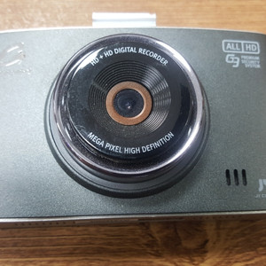 수리된 터치고g3 앞쪽 본품만 판매.