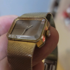 RADO(라도) 스위스 빈티지 여성용 시계 작동 정확 / 상태 양호 / 골드 메쉬밴드고급스러운 골드톤 메쉬 밴드와