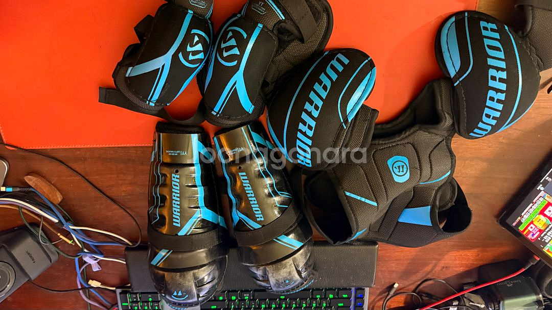 아이스하키 세트 쥬니어 고급형 깨끗함 (9-13)바우어등--7