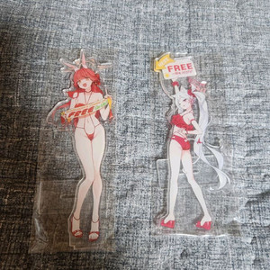 블루아카이브 아루 무츠키 아크릴스탠드 일괄로 팝니다.