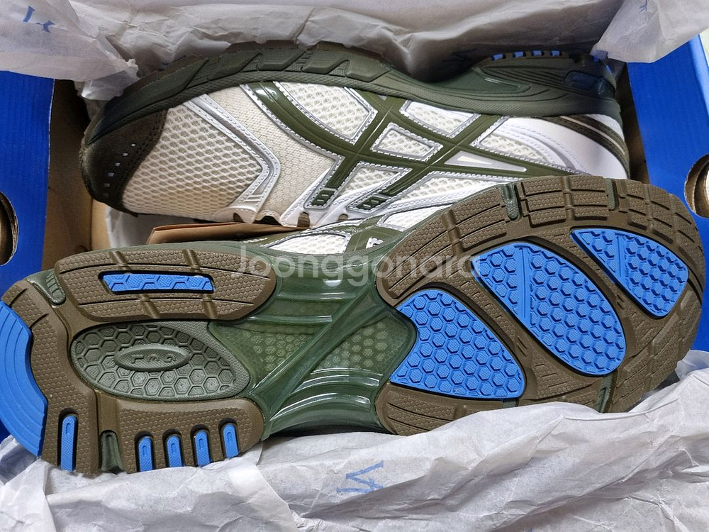 아식스 x 템테이션 젤 DS 트레이너 14 285--1