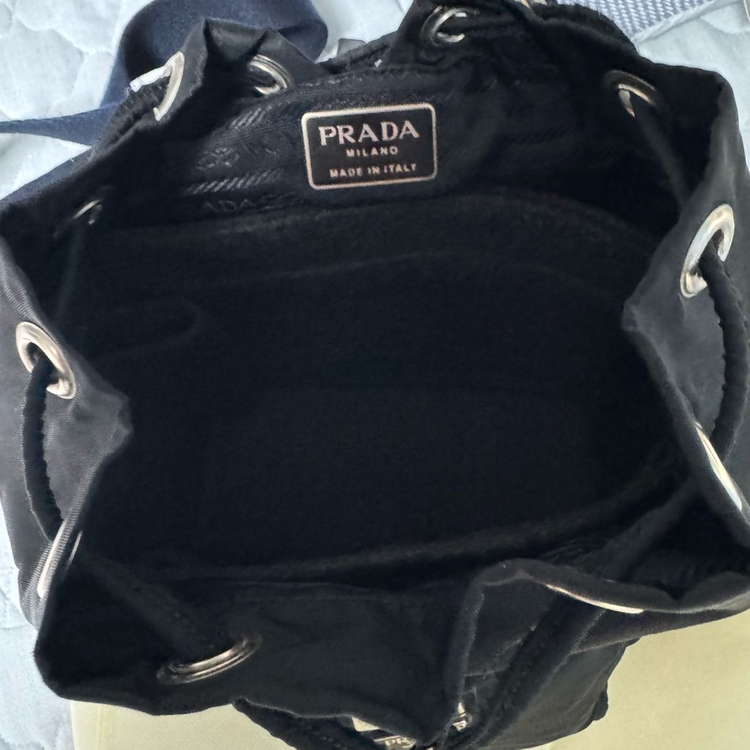 프라다 나일론 백팩--2