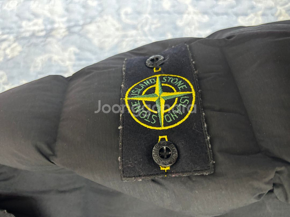 스톤아일랜드 패딩 점퍼--1