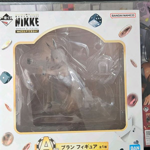 제일복권 니케 블랑 피규어 + 매트