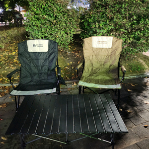 캠핑용 테이블 및 접이식 의자 2개 세트