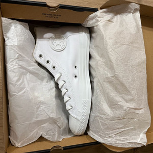 클래식 하이탑 스니커즈 화이트