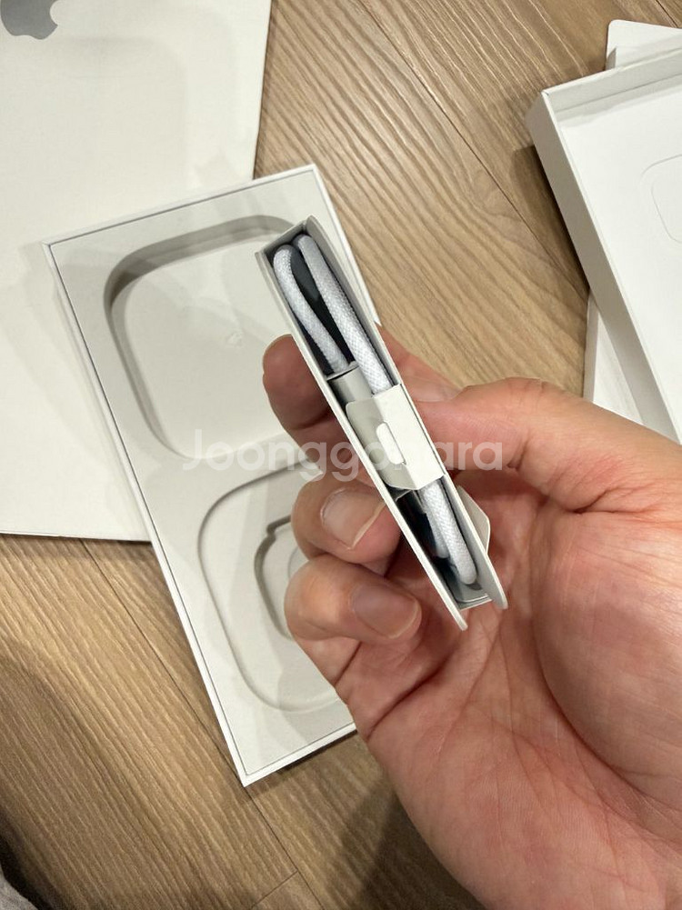 애플워치 울트라2리퍼 + 티타늄 밀레니즈 루프 + 애플케어 팝니다--1