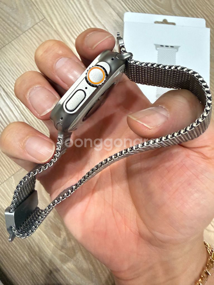 애플워치 울트라2리퍼 + 티타늄 밀레니즈 루프 + 애플케어 팝니다--5