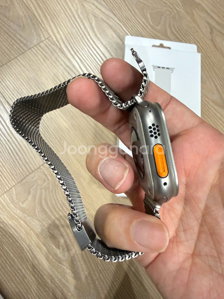 애플워치 울트라2리퍼 + 티타늄 밀레니즈 루프 + 애플케어 팝니다--4