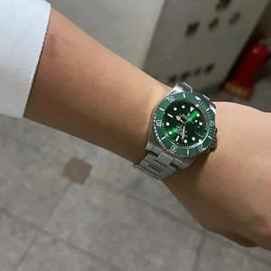 롤렉스 서브마리너 헐크 그린 다이얼 시계