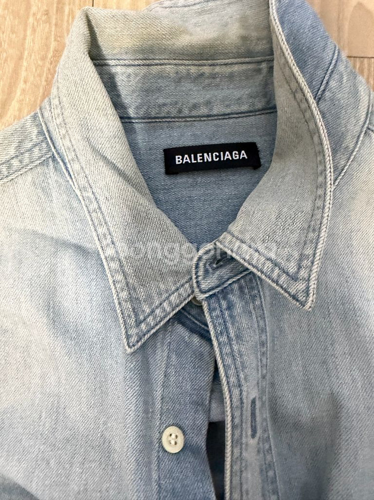 발렌시아가 스트라이프 패치 데님 셔츠--1