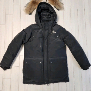 아이더 카라스3 다운자켓 패딩 사이즈s하자 오염없고 소매같은곳은 사용감 조금씩 있어요오염 하자없이 깨끗해요^^세탁해