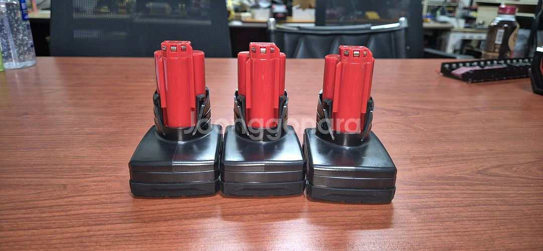밀워키 탄창형 M12 6.0Ah 배터리 3개--2