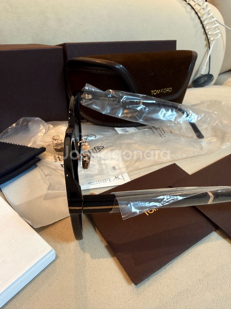 톰포드 tf1245K-01A 블랙 선글라스 풀세트입니다--2