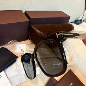 톰포드 tf1245K-01A 블랙 선글라스 풀세트입니다
