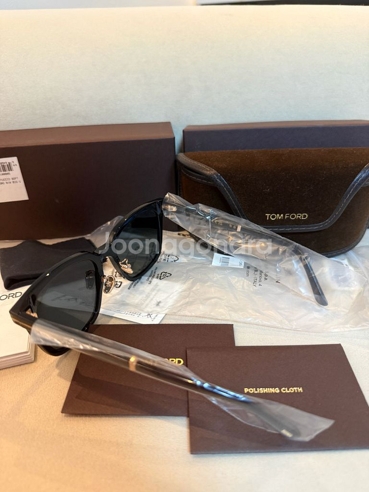 톰포드 tf1245K-01A 블랙 선글라스 풀세트입니다--1